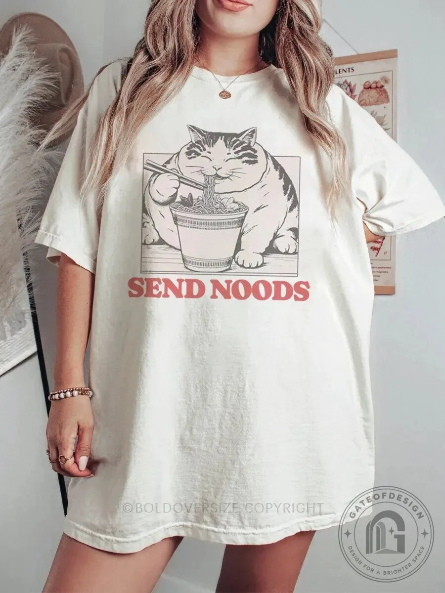 Funny Cat Eating Ramen Noodles Send Noods Vintage Style T-Shirt